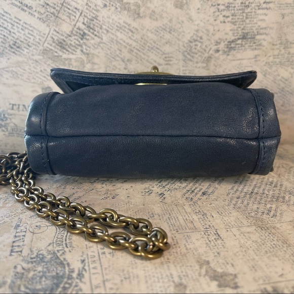 Fossil Blue Leather Turn Lock Chain Strap Mini Bag - Picture 6 of 11